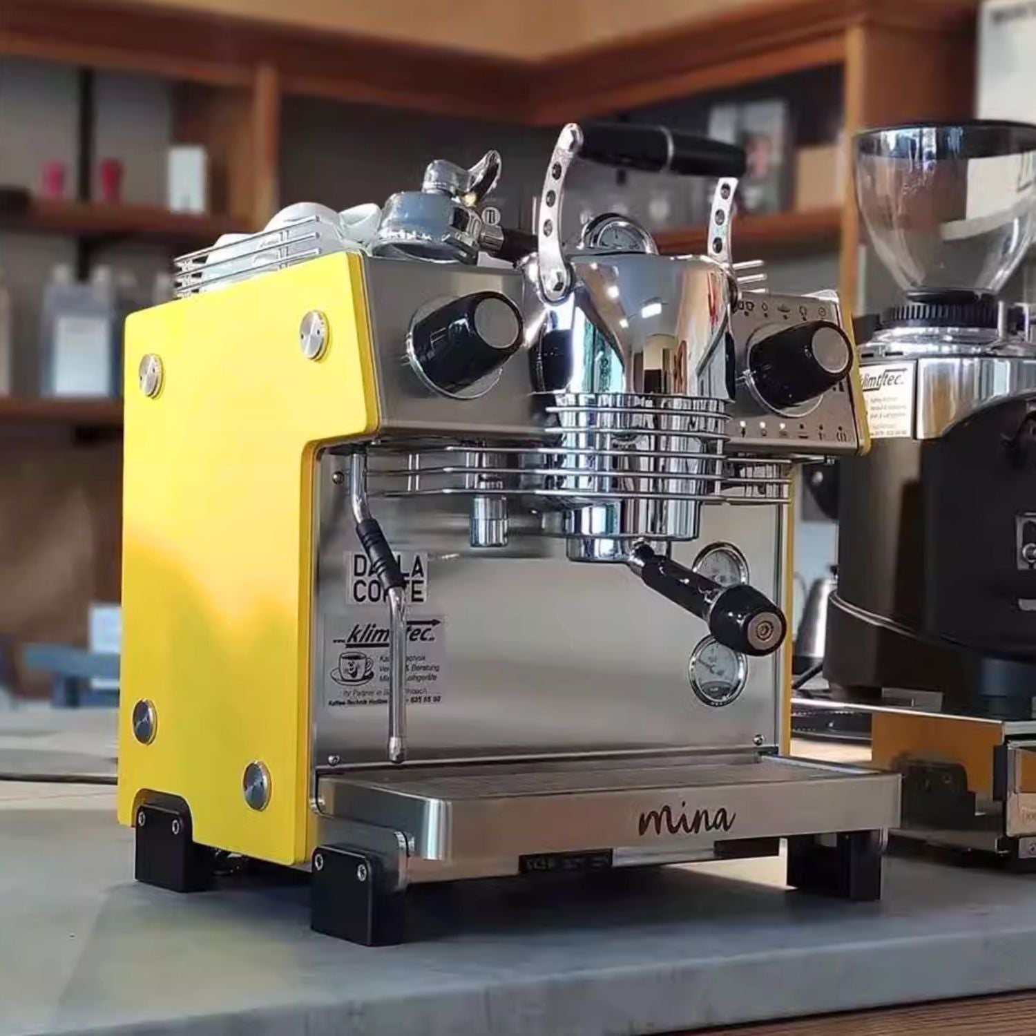 Earth Roastery | Equipment | Mina Espresso Machine