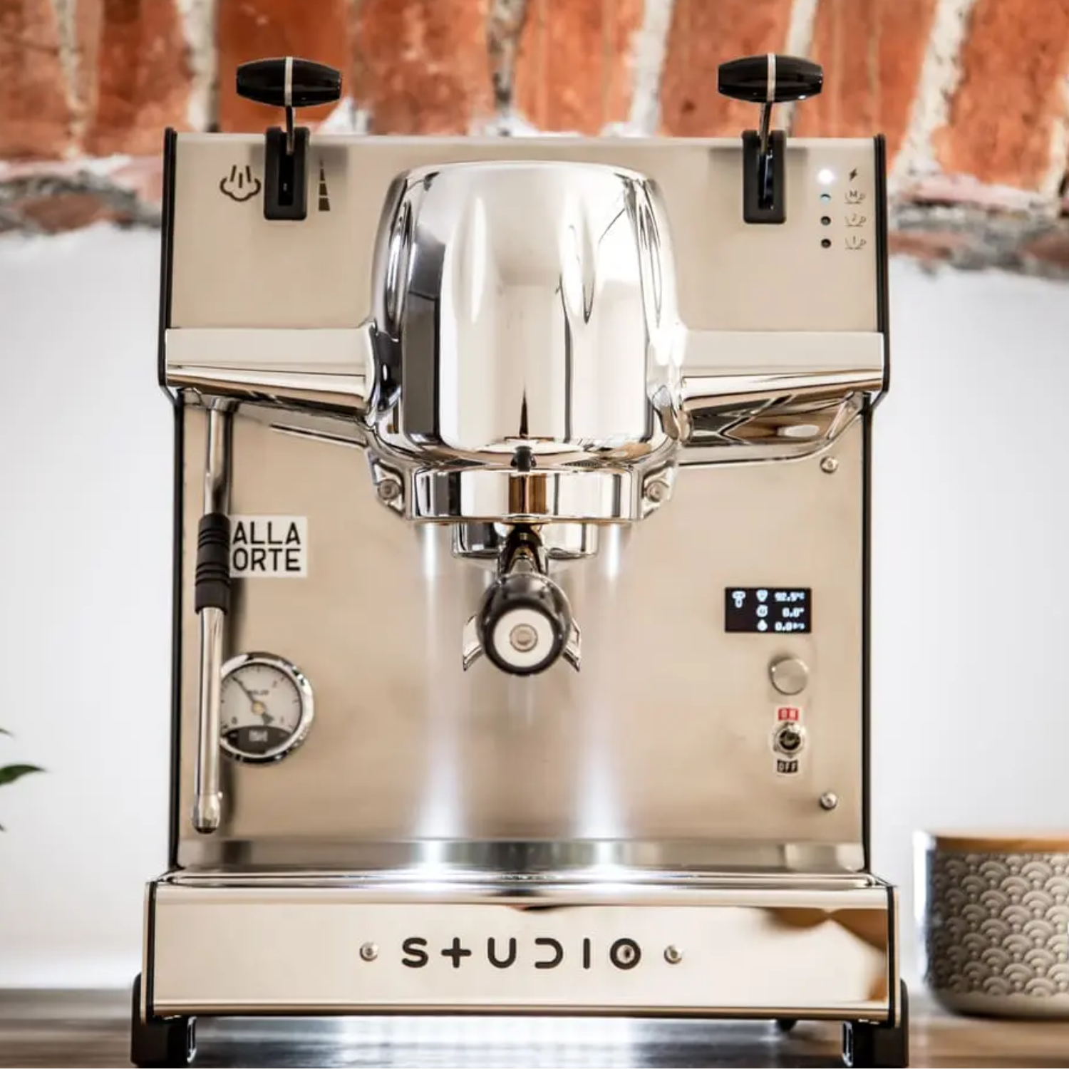 Earth Roastery | Equipment | Studio Espresso Machine